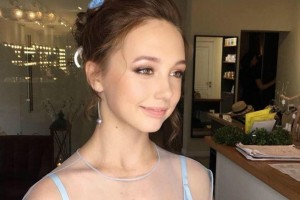 Катя Старшова сыграла Снежную королеву в ледовом шоу