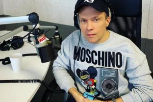 DJ Грув оставил маленького сына и отправился в романтическую поездку с женой