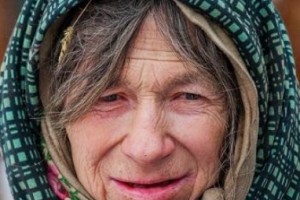 Отшельница Агафья Лыкова нуждается в помощи из-за нехватки продуктов