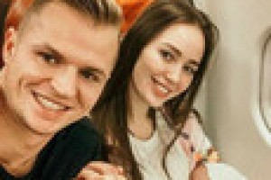 Дмитрий Тарасов и Анастасия Костенко впервые взяли дочь в путешествие