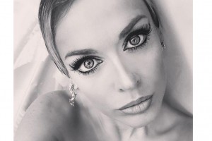 Таня Терешина удивила поклонников необычным выбором новогоднего костюмом для своей дочери