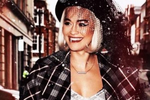 Рита Ора примерила образ героини Сары Джессики Паркер из сериала "Секс в большом городе"