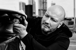 "Остались только русские": Никита Панфилов показал Таиланд во время тайфуна