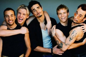 «Backstreet Boys» сняли новый клип с детьми и женами