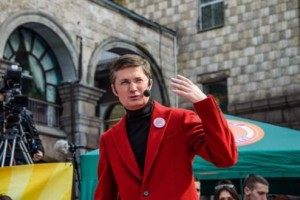 Игорь Кондратюк рассказал о закрытии шоу «Караоке на майдане»