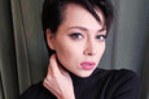 Настасья Самбурская: «Мать ничего не делала, когда отец избивал меня»