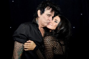Барабанщик Motley Crue женился