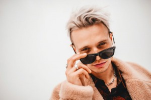 ВЫПУСКНИК «X-ФАКТОР 8» ВАРЦАБА ПРЕЗЕНТОВАЛ КЛИП НА ПЕСНЮ «ДЕТКА»