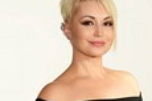 Катя Лель впервые за 10 лет навестила могилу возлюбленного