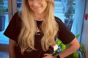 Анна Курникова станцевала на столе