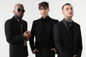Quest Pistols Show проводили солистку песней о зарождающейся любви