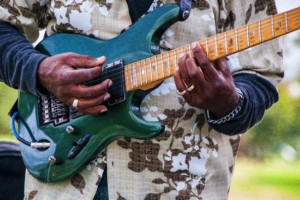 Искусственный интеллект в прямом эфире сочиняет death-метал