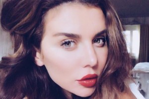 Анна Седокова написала гимн уставших матерей