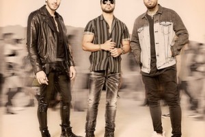 Луис Фонси устроил дискотеку в песках