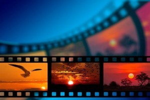 13 главных сериалов мая: «Благие знамения», «Уловка-22» и возвращение «Люцифера»