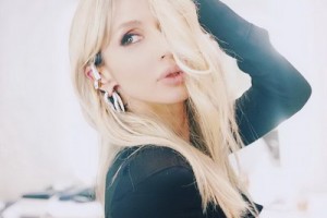 Светлана Лобода сняла любительский клип на море