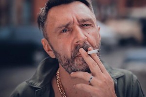 Шнуров спел про «пипу с кипой» и представил логотип «Ленинграда» от Лебедева