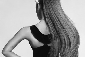Ариана Гранде стала лицом Givenchy