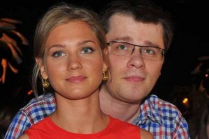 Кристина Асмус представила человека, к которому ее периодически ревнует Харламов