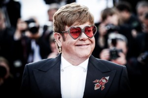 Элтон Джон попросил оставить секс и наркотики в байопике о его жизни