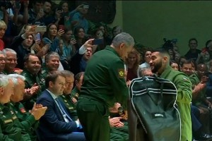 Подарил Шойгу куртку: Тимати представил одежду совместно с Минобороны