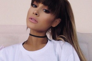 Ариана Гранде отменила концерты из-за аллергии на помидоры