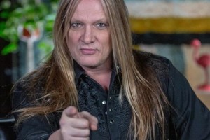 Себастьян Бах пригласил всех участников Skid Row отпраздновать юбилей первого альбома