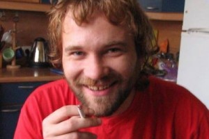 Экс-ведущий MTV Михаил Рольник впал в кому после алкогольного отравления