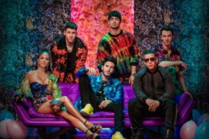 Jonas Brothers приняли участие в латиноамериканском празднике в клипе «Runaway»