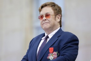 Элтон Джон обвинил Путина в лицемерии