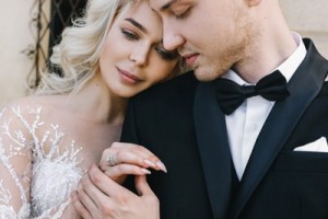 Алина Гросу посвятила песню мужу и показала кадры со свадьбы