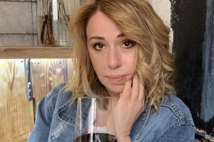 Алена Апина: «Себя сегодняшнюю гоняю в хвост и в гриву, а вчерашнюю Аленушку холю и лелею»