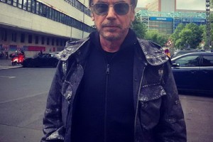 Жан-Поль Бельмондо и Жан-Мишель Жарр получат орден Почетного легиона