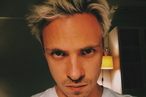 Муджус сделал «Спокойную ночь» Виктора Цоя с ночными героями