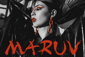 Maruv спела на русском языке в образе гейши
