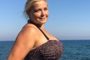 Ирина Пегова фигурой в купальнике поразила поклонников