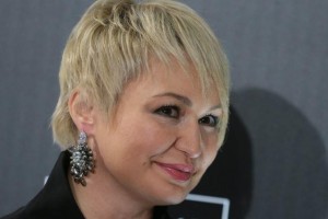 Катя Лель вылечила подругу прикосновением руки