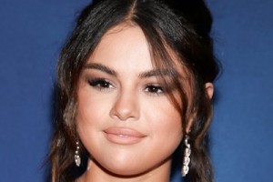 Селена Гомес запустит собственную линию косметики