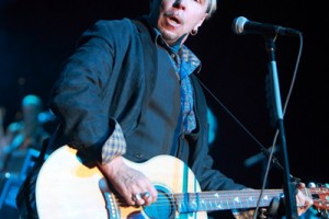 Гарик Сукачёв записал альбом с менестрелем и игрушечным пианино