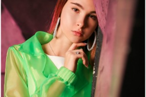 Певица Alexandra снимет яркий тинейджерский клип «Дикая кошка»