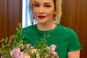 Татьяна Буланова впервые за пять лет улетела в отпуск и показала фигуру в купальнике