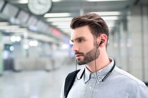 Xiaomi выпустила Bluetooth-наушники с гибридным шумоподавлением
