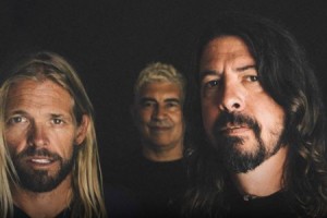 Foo Fighters призвали подписать петицию за реюнион Oasis