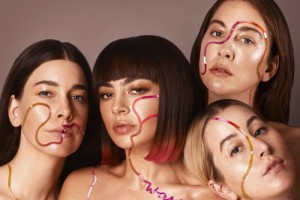 Чарли ХСХ и Haim выпустили теплый сингл