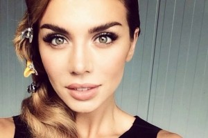 «В школе я была уродом»: Анна Седокова показала архивное фото