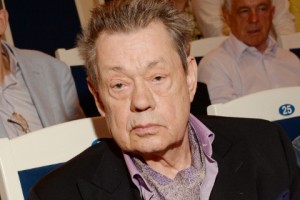 Поклонники Николая Караченцова помогли его вдове с возведением памятника