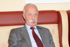 Леонид Якубович передвигается на инвалидной коляске после травмы