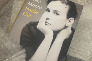 Деми Мур снялась обнаженной и рассказала о ребенке от Эштона Кутчера