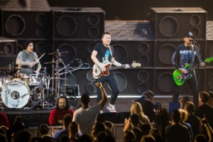 Blink-182 выпустили мрачный альбом