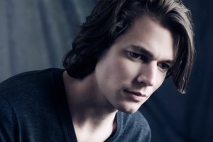 Давид Фрэ интимно сыграет музыку Баха на российских гастролях